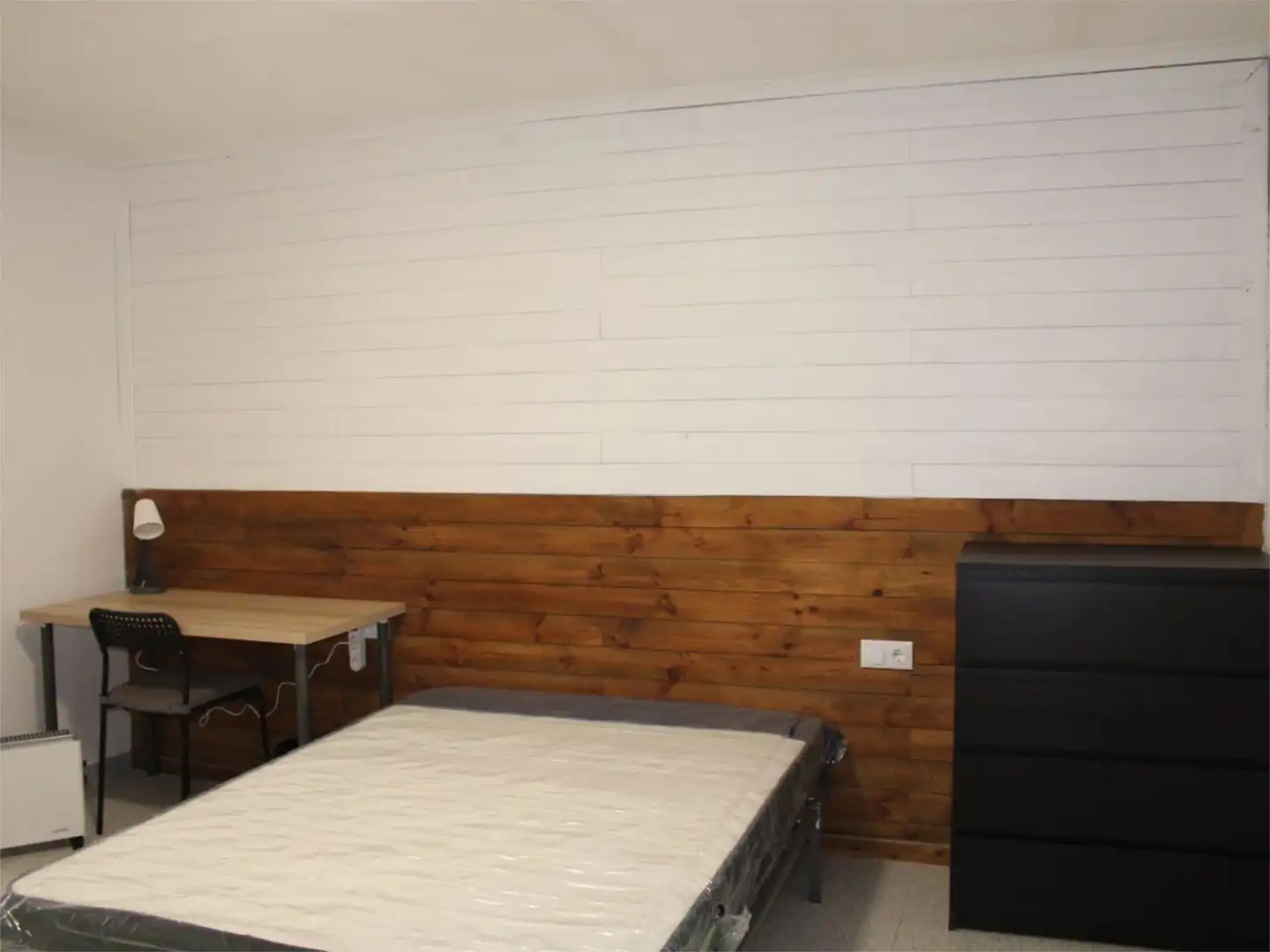 Room in Carrer Camí dels Magros, 2, Camí dels Magros - Casablanca Bedroom of Flat for share in Elche / Elx with Heating, Terrace and Furnished