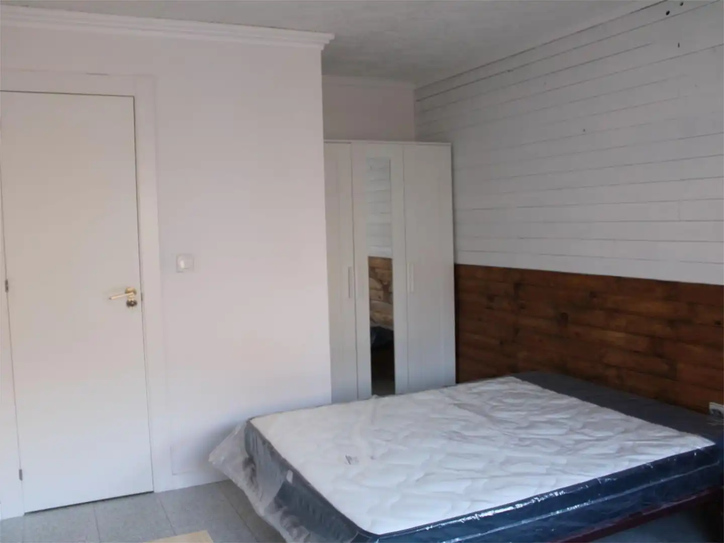 Room in Carrer Camí dels Magros, 2, Camí dels Magros - Casablanca Bedroom of Flat for share in Elche / Elx with Heating, Terrace and Furnished