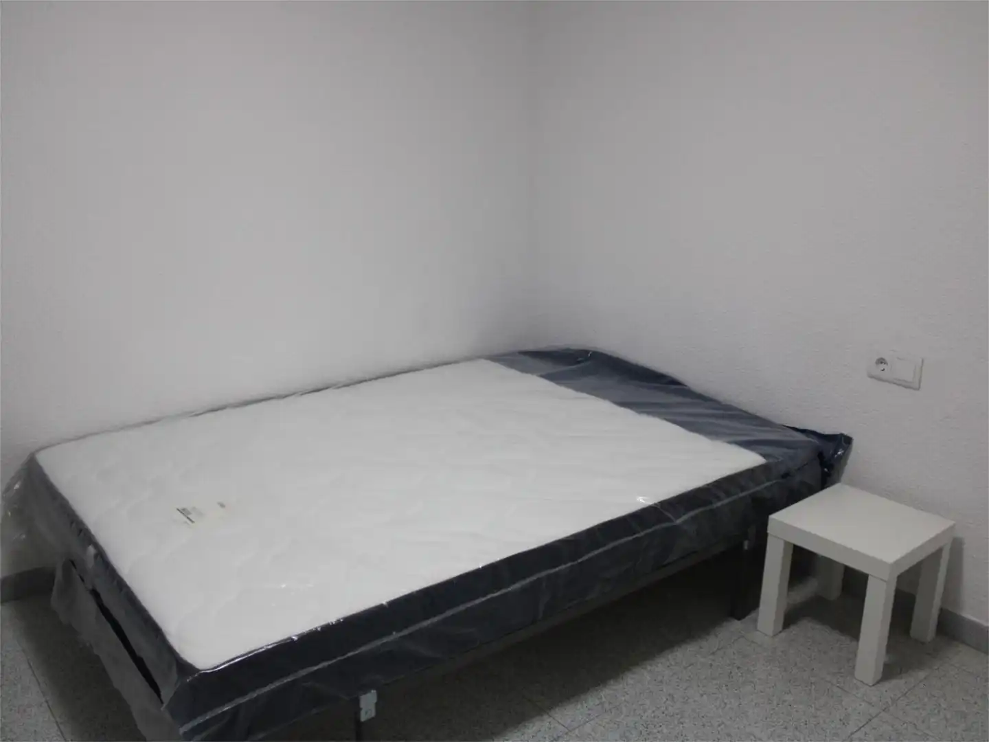 Room in Carrer Camí dels Magros, 2, Camí dels Magros - Casablanca Bedroom of Flat for share in Elche / Elx with Heating, Terrace and Furnished