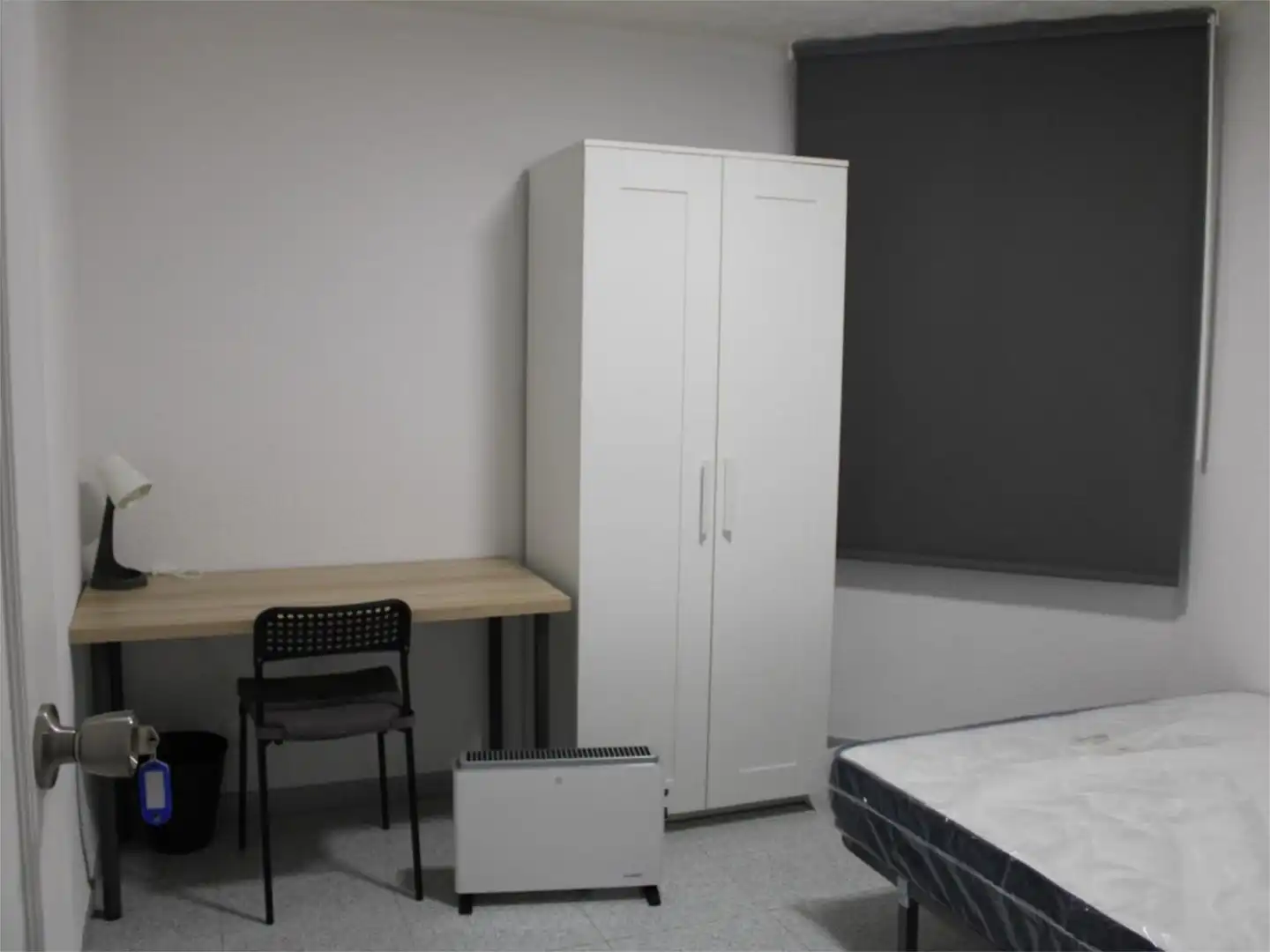 Room in Carrer Camí dels Magros, 2, Camí dels Magros - Casablanca Bedroom of Flat for share in Elche / Elx with Heating, Terrace and Furnished