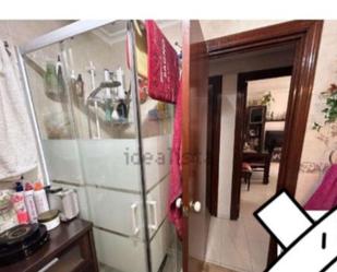 Bathroom of Flat for sale in  Toledo Capital  with Air Conditioner, Terrace and Balcony