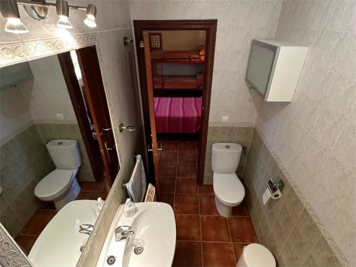 Apartament de lloguer a Valverde de Leganés Bany de Apartament de lloguer en Valverde de Leganés amb Aire condicionat, Calefacció i Jardí privat