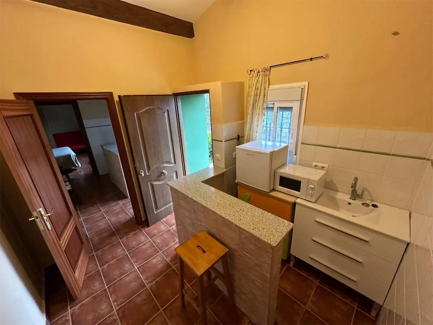 Apartament de lloguer a Valverde de Leganés Cuina de Apartament de lloguer en Valverde de Leganés amb Aire condicionat, Calefacció i Jardí privat