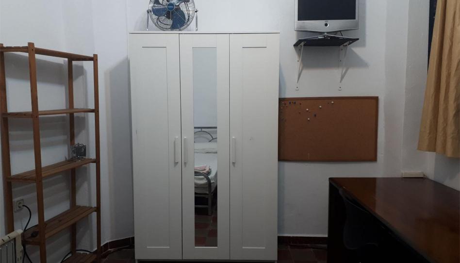 Foto 1 de Casa adosada per a compartir a Calle Juan Perez de Montalbán, 4, Feria, Sevilla