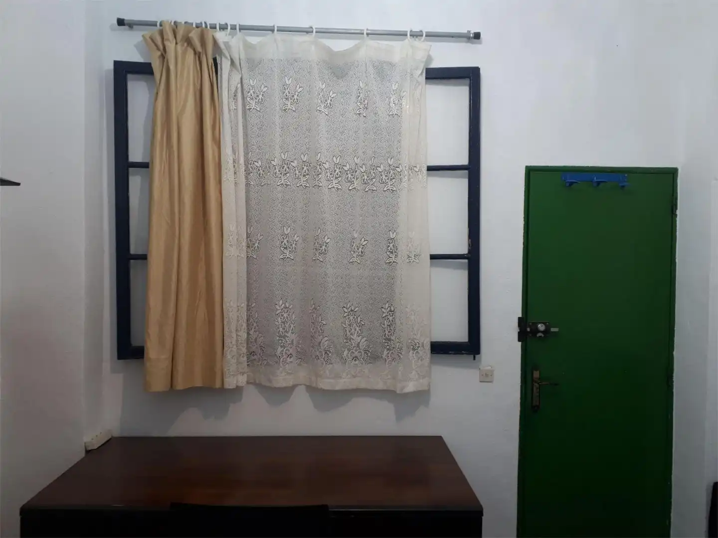 Zimmer in Calle Juan Perez de Montalbán, 4, Feria Schlafzimmer von Einfamilien-Reihenhaus zur untervermieten in Sevilla mit Klimaanlage, Heizung und Terrasse