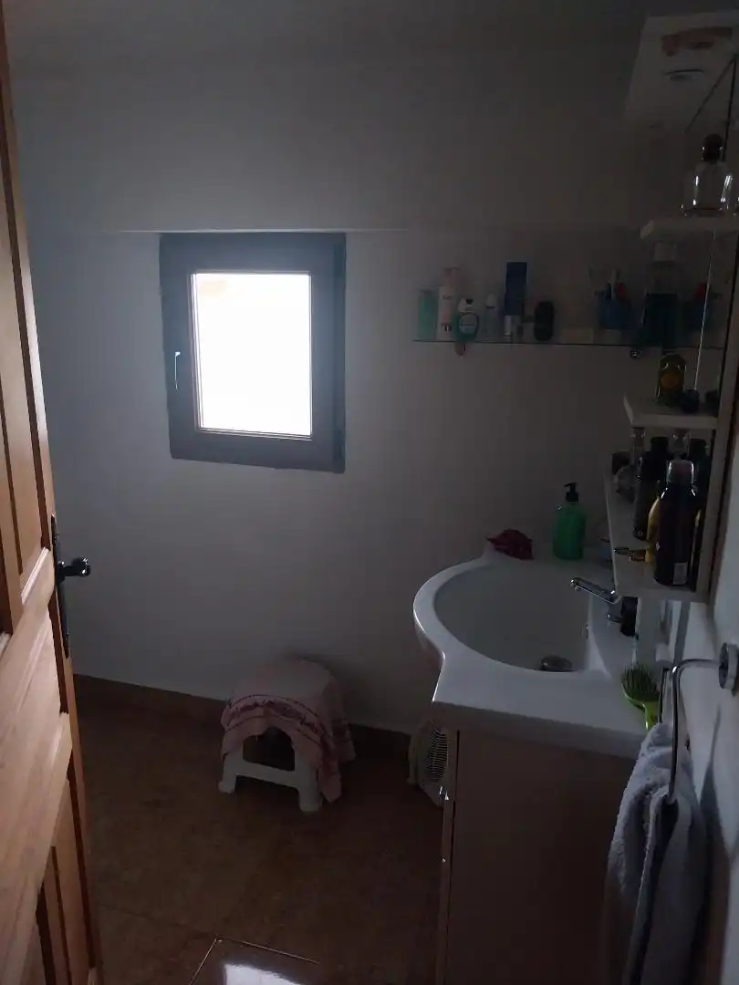Badezimmer von Einfamilien-Reihenhaus zum Verkauf in Cangas de Onís