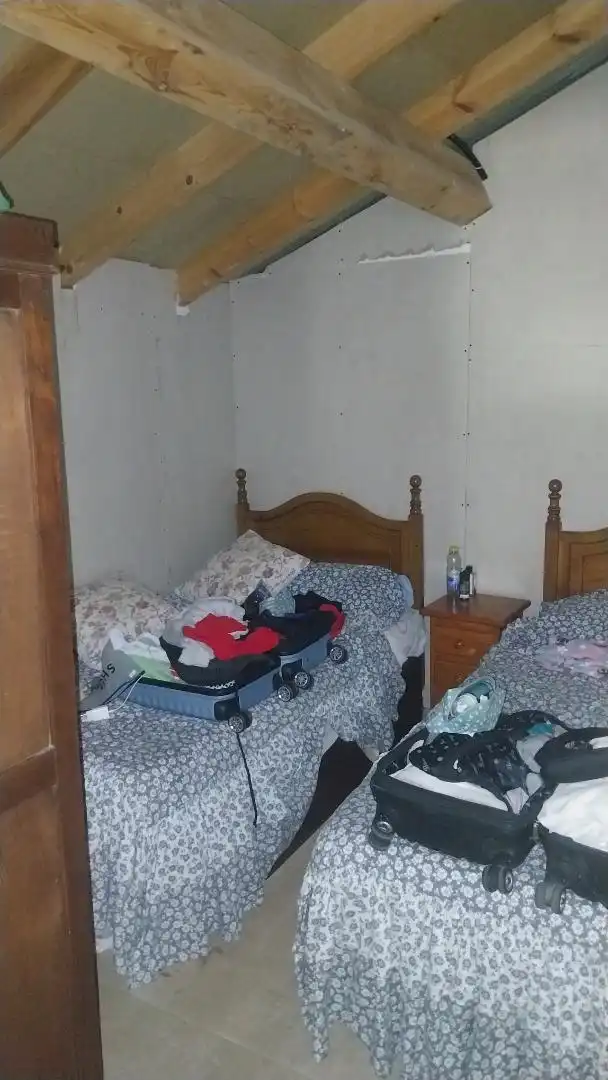 Schlafzimmer von Einfamilien-Reihenhaus zum Verkauf in Cangas de Onís