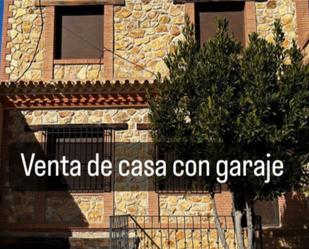 Jardí de Casa adosada en venda en Munera amb Aire condicionat, Terrassa i Balcó