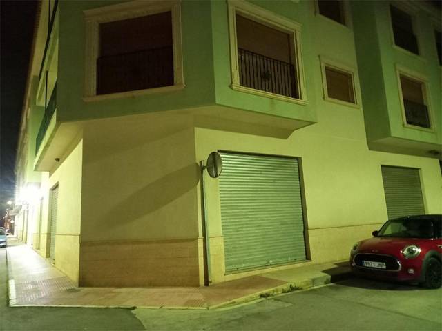 Local comercial en Alquiler en Calle Alicante, 17C en El Pinós / Pinoso