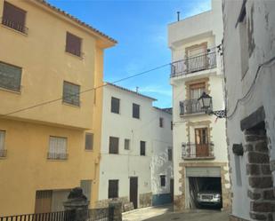 Vista exterior de Casa adosada en venda en Villahermosa del Río amb Balcó