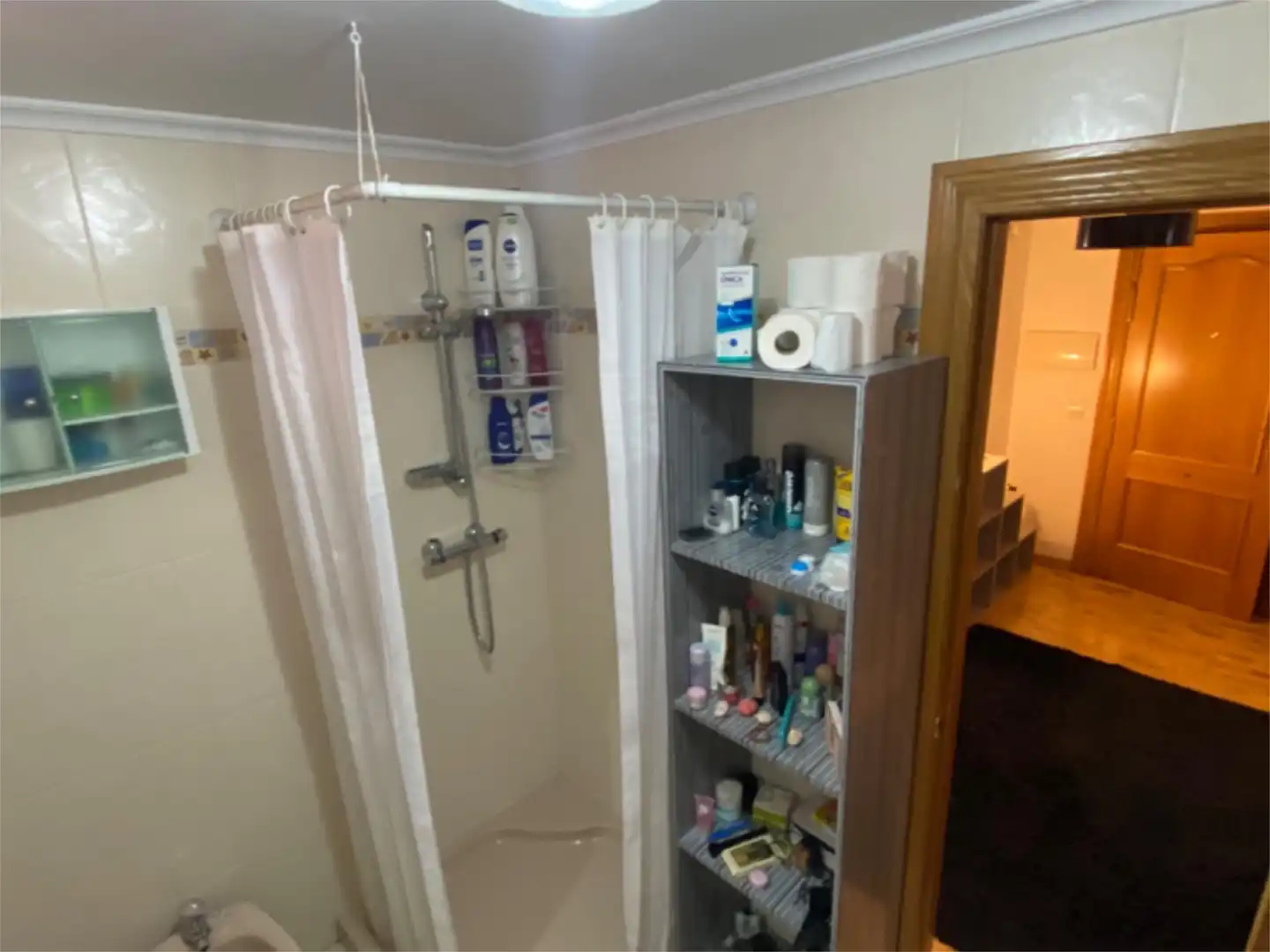 Habitació a Calle Peña Ercina, 5, La Asunción - La Inmaculada Bany de Apartament per a compartir en León Capital amb Calefacció, Parquet i Terrassa