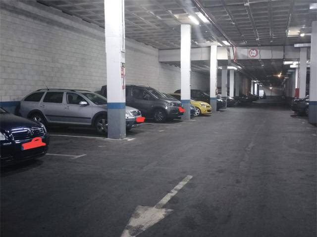 Garaje en Alquiler en Calle Rigoberta Menchú, 3 en Prado Santo Domingo - Ensanche