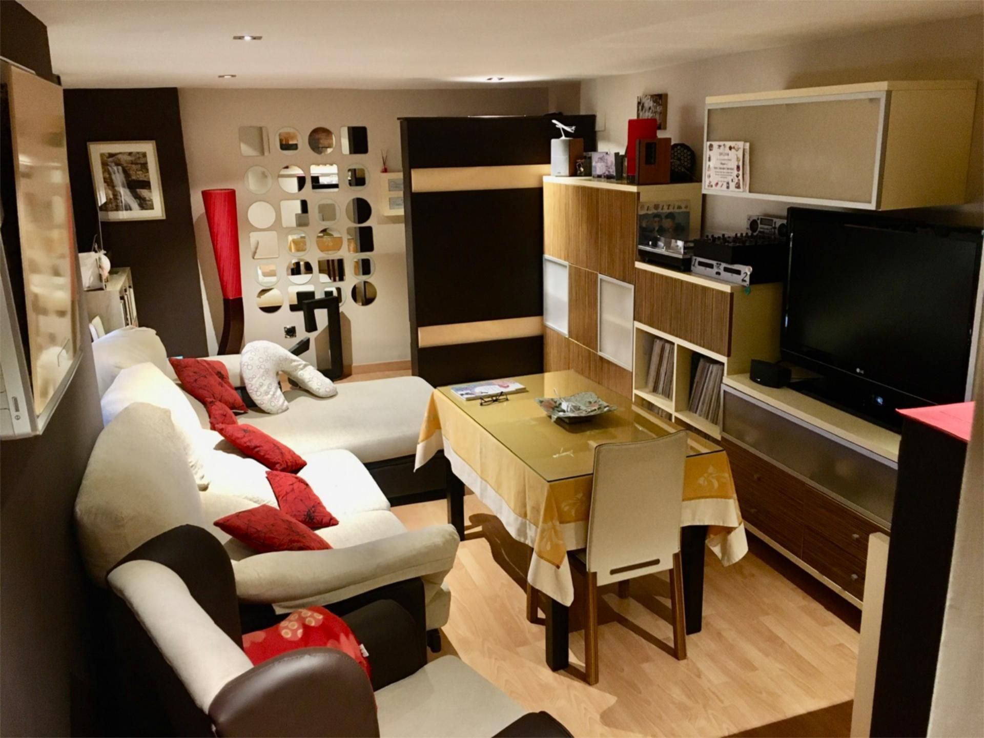 Living room of Flat for sale in El Carpio  with Air Conditioner, Parquet flooring and Furnished