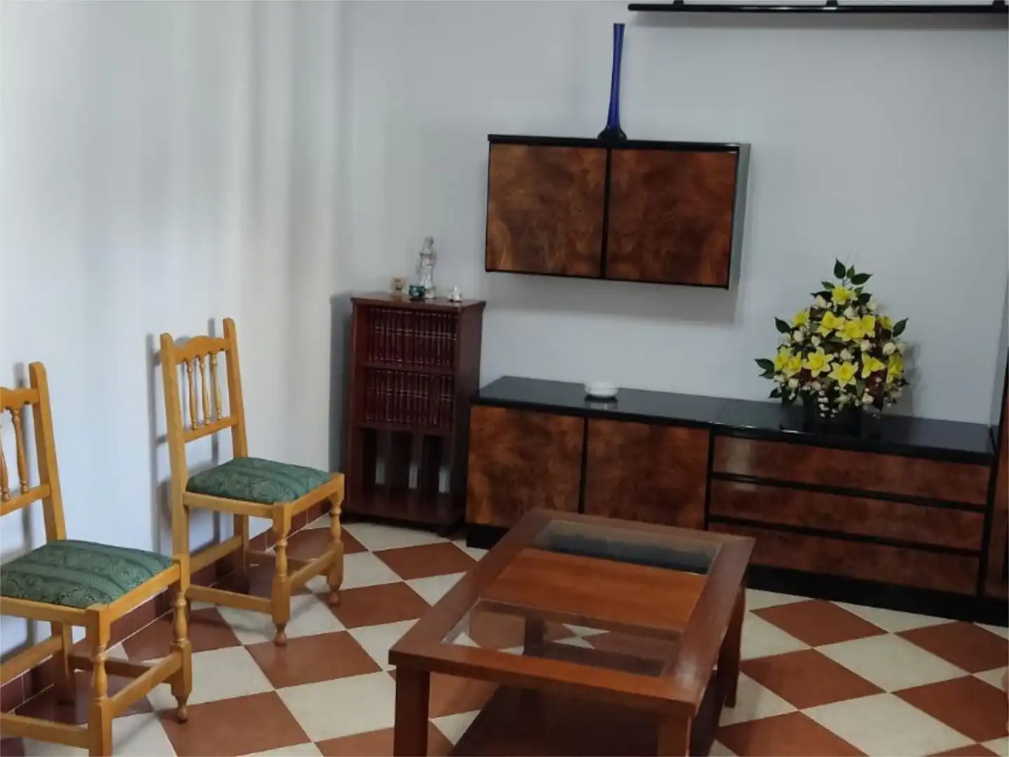 Piso en venta en J-6120, 37, Santa Elena Sala de estar de Piso en venta en Santa Elena con Calefacción, Jardín privado y Trastero