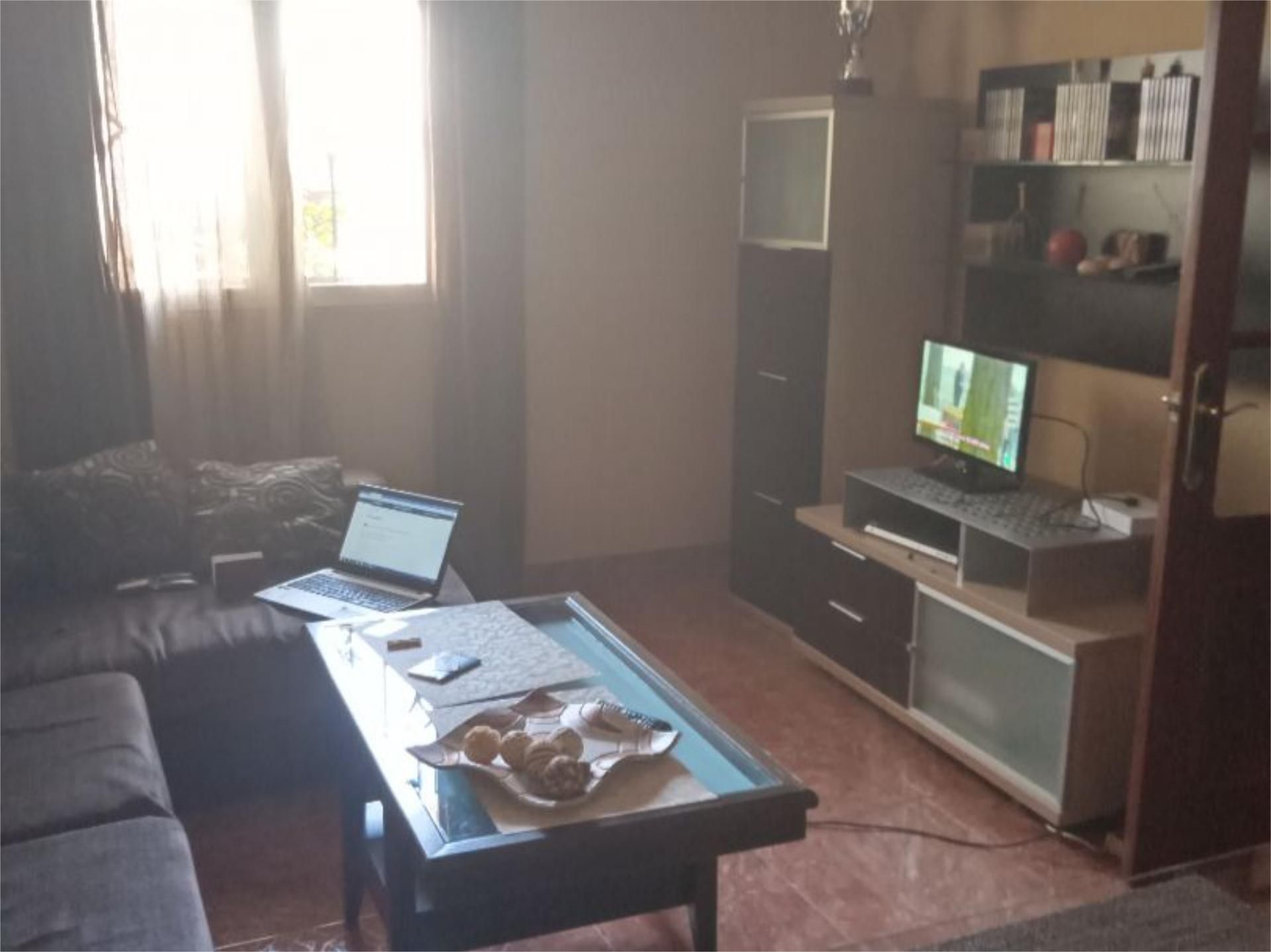 Sala d'estar de Casa adosada de lloguer en Baeza amb Terrassa i Balcó