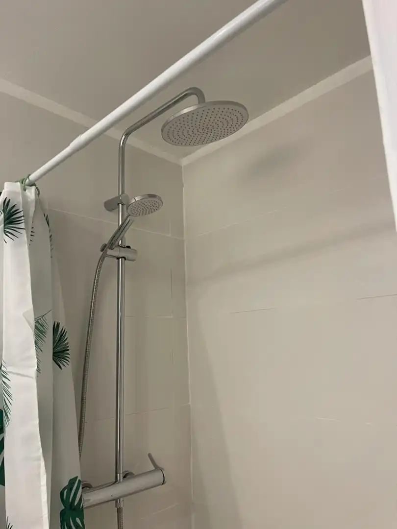 Badezimmer von Wohnung zur untervermieten in Marbella mit Klimaanlage, Terrasse und Möbliert