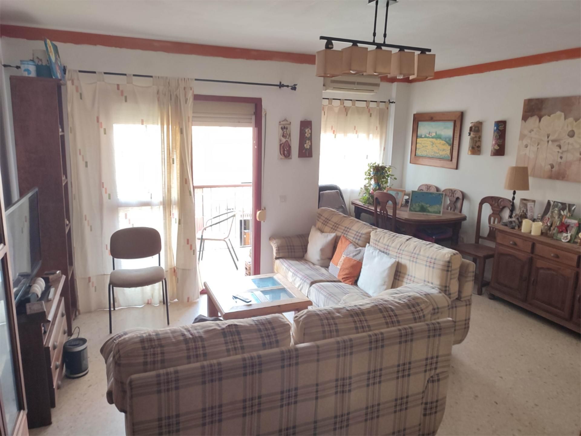 Living room of Flat for sale in Algeciras  with Air Conditioner and Heating