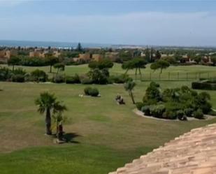 Vista exterior de Casa o xalet en venda en Chiclana de la Frontera amb Aire condicionat, Calefacció i Jardí privat