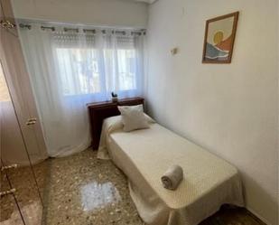 Bedroom of Flat to share in  Valencia Capital