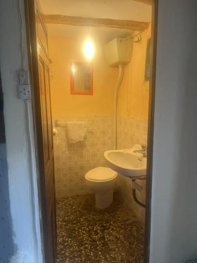 Casa adosada en venda a Calle Arrabal, 18, Villahermosa del Río Bany de Casa adosada en venda en Villahermosa del Río amb Traster, Moblat i Forn