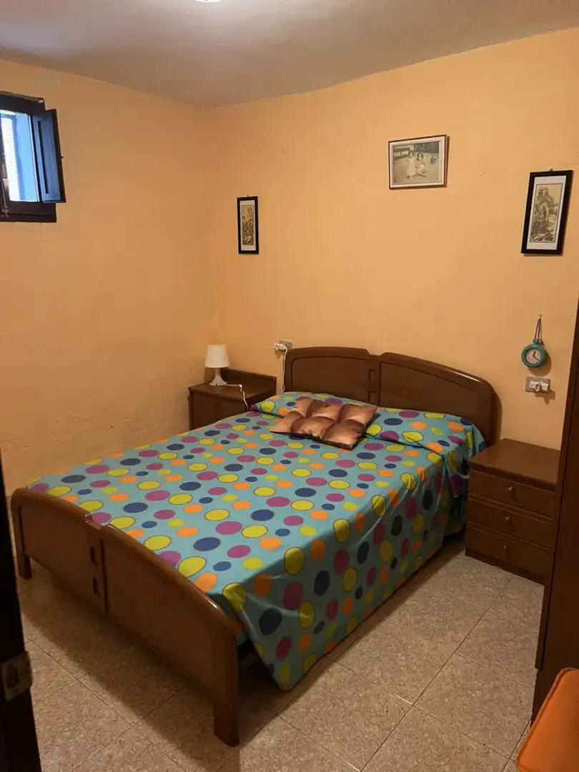 Casa adosada en venda a Calle Arrabal, 18, Villahermosa del Río Dormitori de Casa adosada en venda en Villahermosa del Río amb Traster, Moblat i Forn
