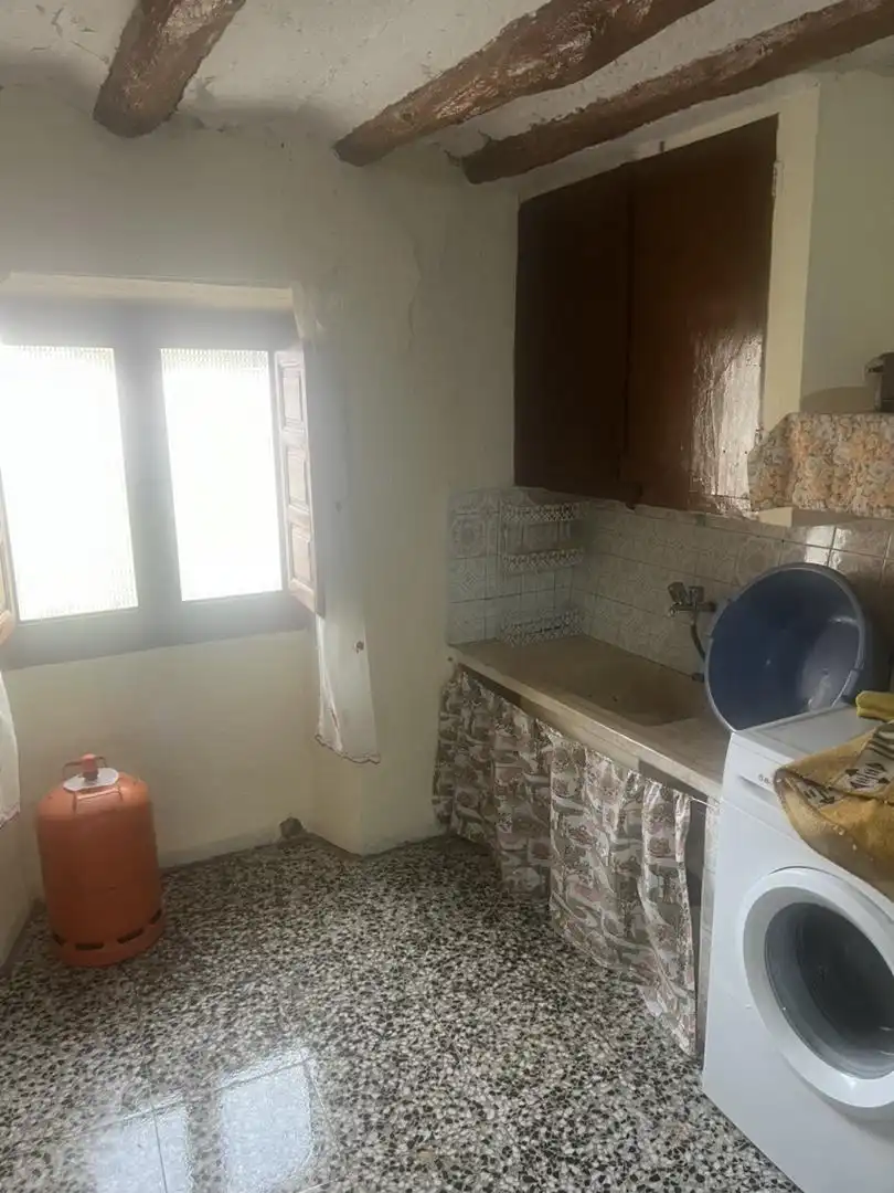 Casa adosada en venda a Calle Arrabal, 18, Villahermosa del Río Cuina de Casa adosada en venda en Villahermosa del Río amb Traster, Moblat i Forn