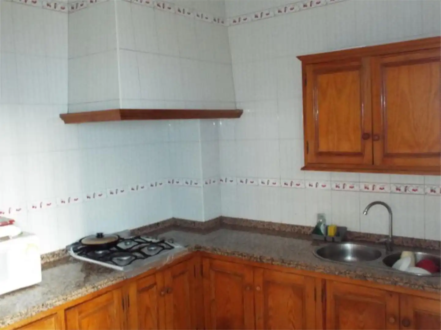 Wohnung zum Verkauf in Calle la Fuente, Rociana del Condado Küche von Wohnung zum Verkauf in Rociana del Condado mit Möbliert und Balkon