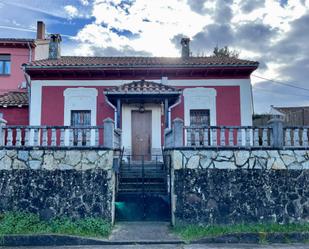 Vista exterior de Casa o xalet en venda en Langreo amb Terrassa
