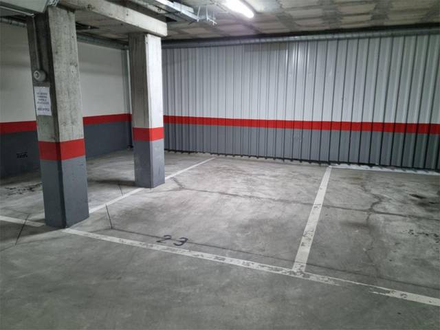 Garaje en Venta en Avenida Jorge Luis Borges, 16 en El Tejar - Hacienda Bizcochero