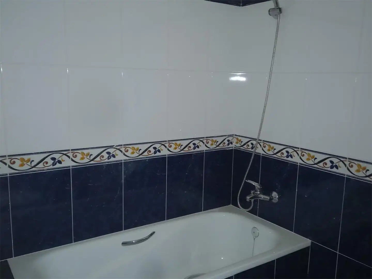 Wohnung zum Verkauf in Calle Pregoneros, 22, Zona Alta Badezimmer von Wohnung zum Verkauf in Ponferrada mit Klimaanlage, Heizung und Privatgarten