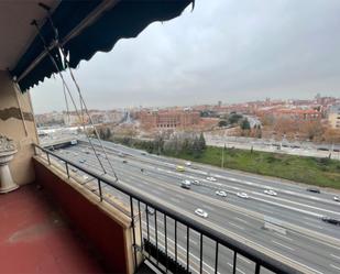 Vista exterior de Pis en venda en  Madrid Capital amb Terrassa i Balcó