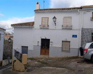 Vista exterior de Casa o xalet en venda en Castillo de Locubín amb Jardí privat i Traster