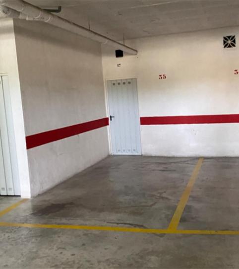 Foto 2 de Garaje de alquiler en Calle Enrico Toselli, 13, Parque Clavero, Málaga