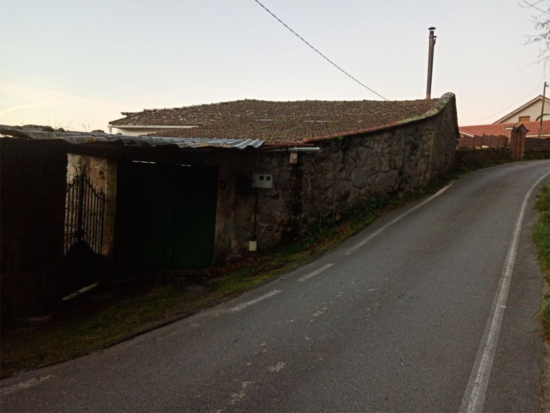 Vista exterior de Casa o xalet en venda en Pontevedra Capital  amb Terrassa i Balcó