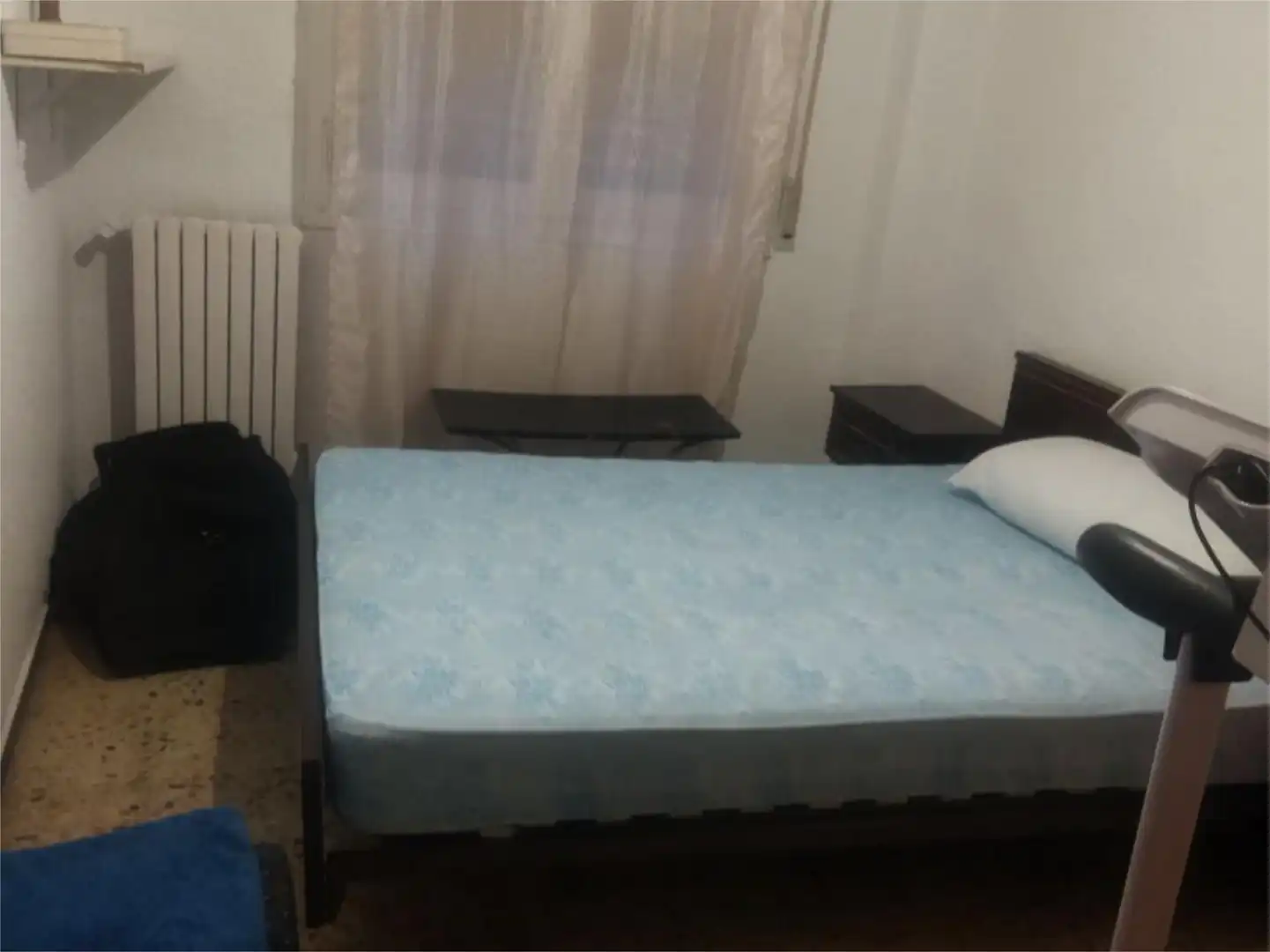 Bedroom of Flat for share in Zaragoza  with Heating, Furnished and Balcony