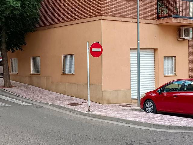 Local comercial en Alquiler en Calle Miguel Fleta, 17 en Alcañiz