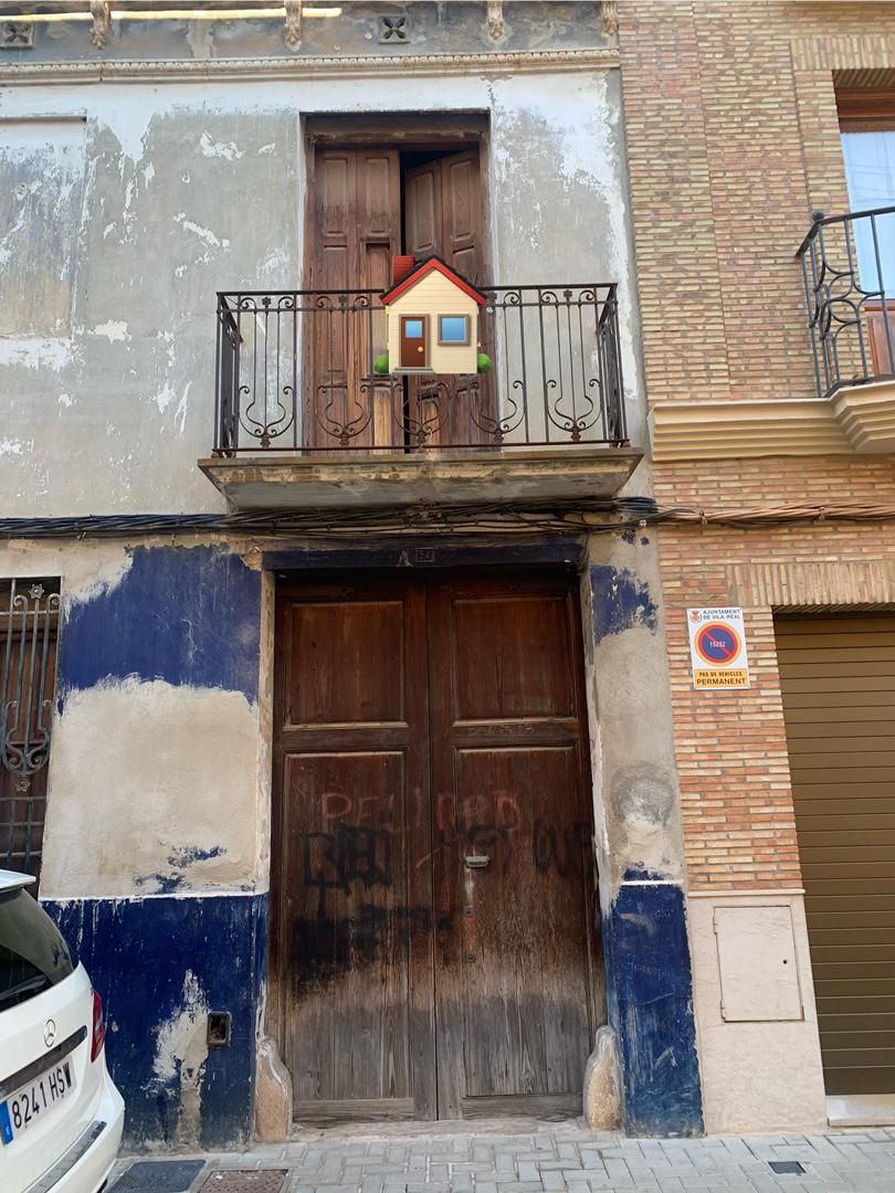 Vista exterior de Casa adosada en venda en Vila-real amb Terrassa i Balcó