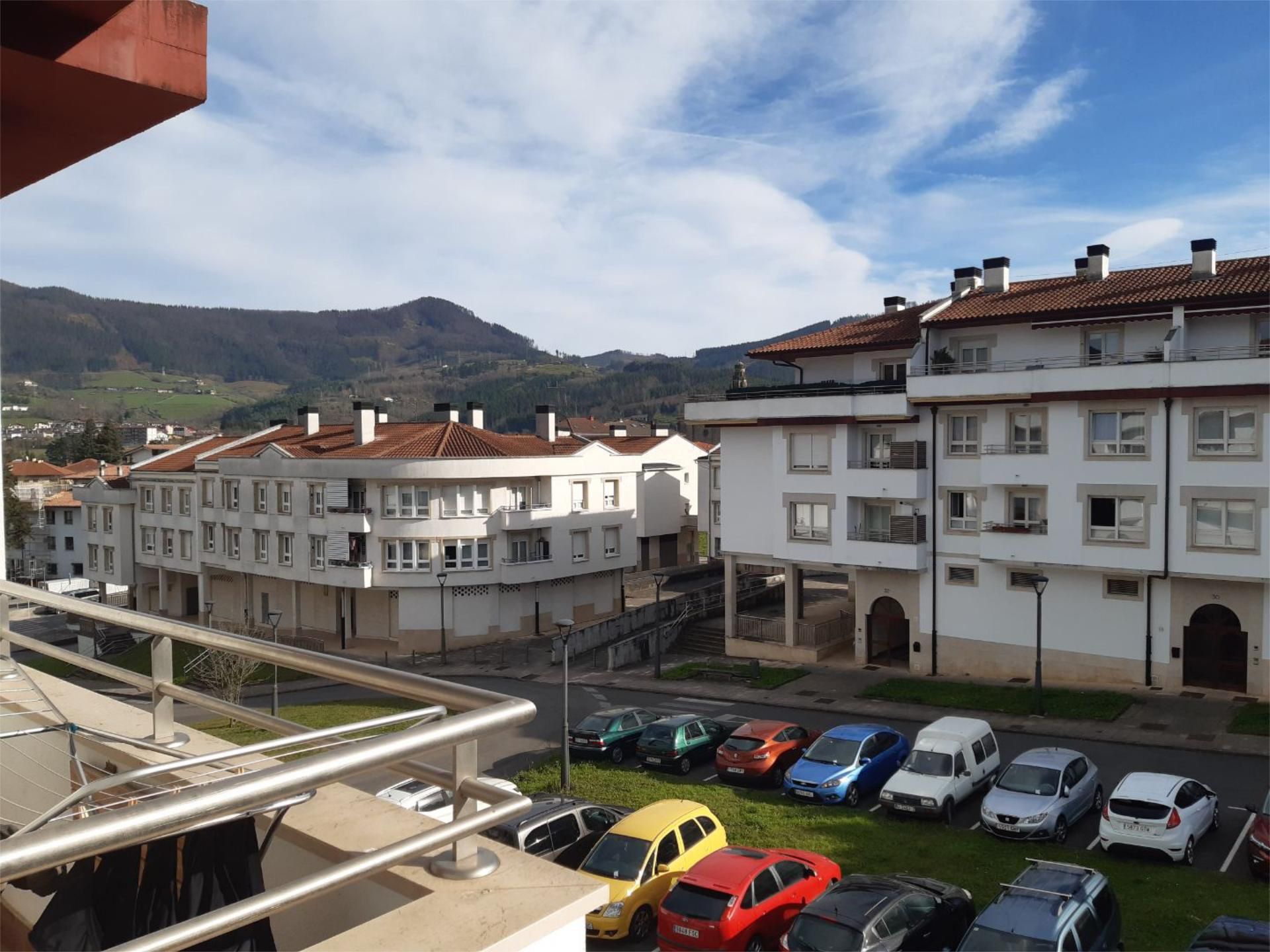 Vista exterior de Pis en venda en Elorrio amb Balcó