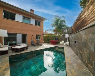 Piscina de Casa adosada en venda en Arenys de Munt amb Terrassa, Piscina i Balcó