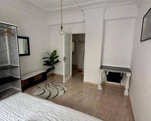 Bedroom of Flat to share in  Valencia Capital  with Terrace and Balcony