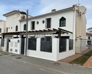 Exterior view of Single-family semi-detached for sale in Iznalloz  with Air Conditioner, Terrace and Swimming Pool