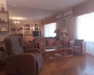 Sala d'estar de Pis en venda en Majadahonda amb Aire condicionat, Terrassa i Piscina