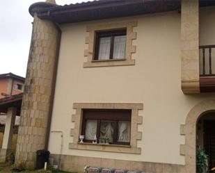Exterior view of House or chalet for sale in Bárcena de Cicero  with Terrace, Swimming Pool and Balcony