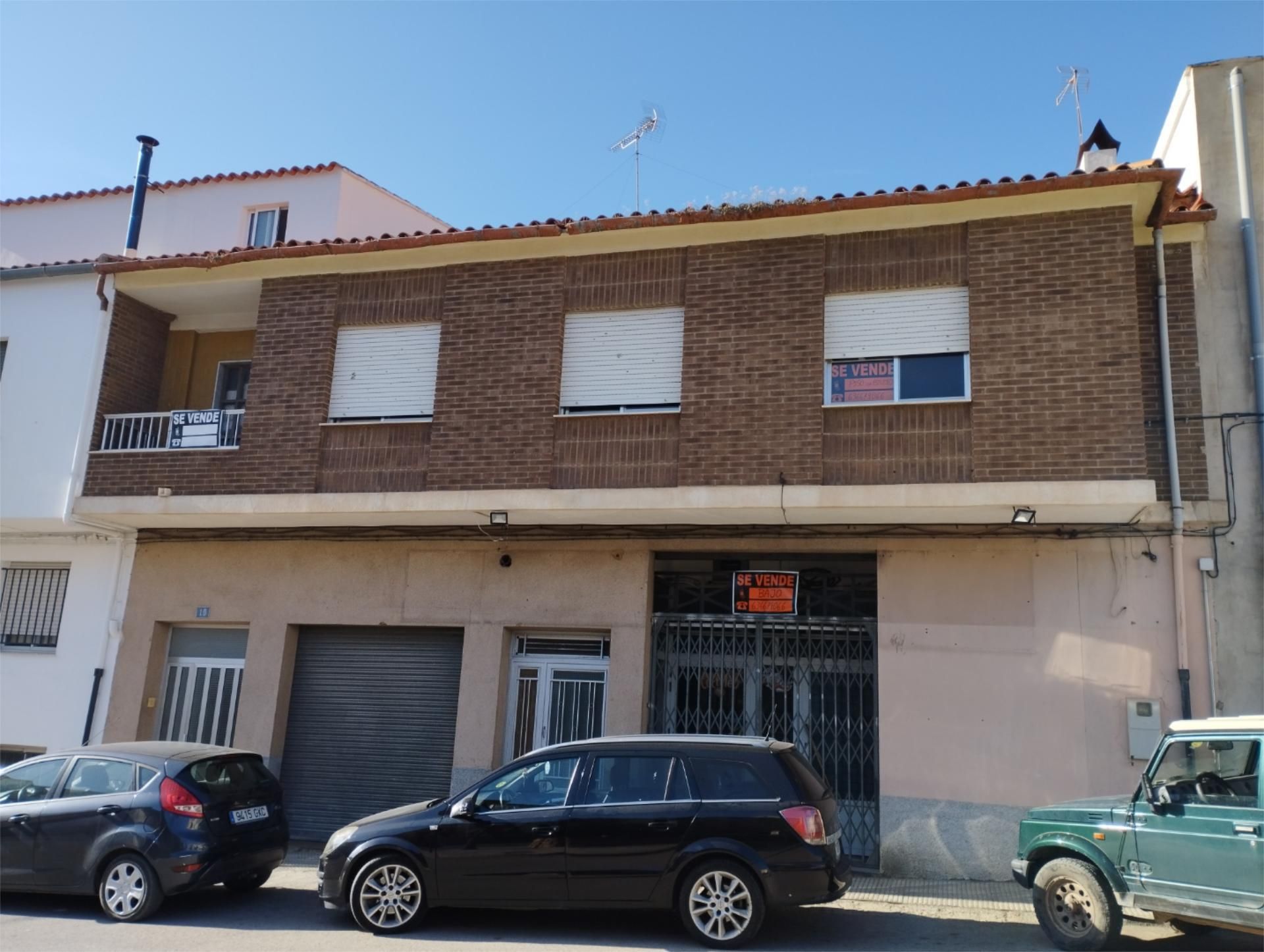 Vista exterior de Pis en venda en Ayora amb Terrassa i Traster