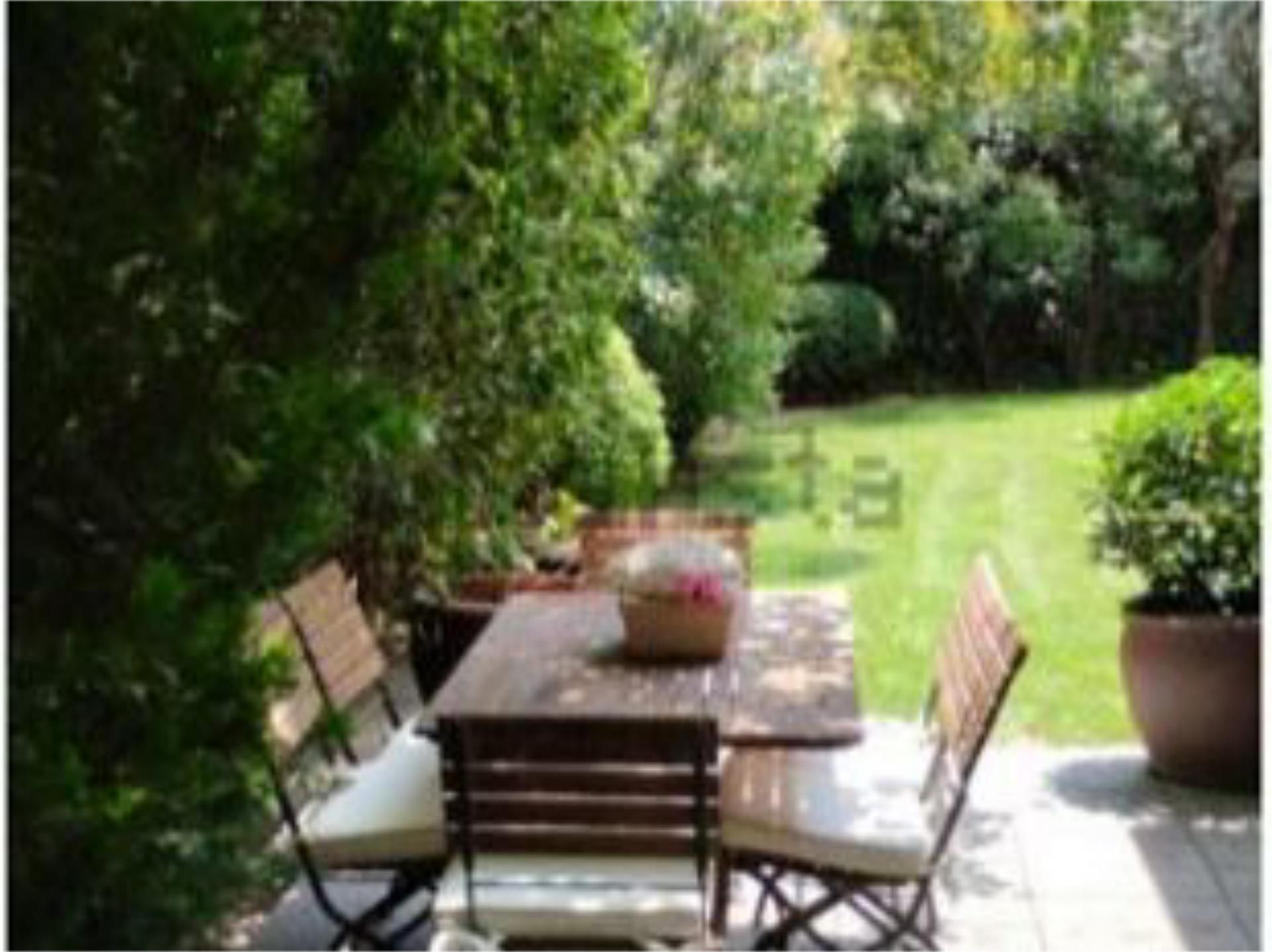 Garden of Flat for sale in La Moraleja  with Air Conditioner, Heating and Private garden