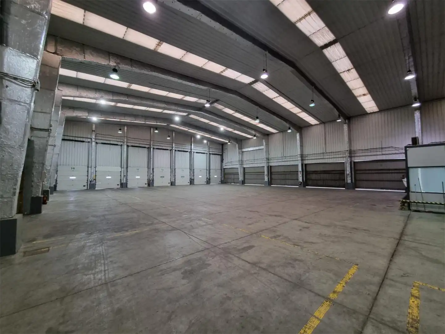 Fabrikhallen zur Miete in Calle Nueva Apertura, 10, Benavente Fabrikhallen zur Miete in Benavente mit Klimaanlage
