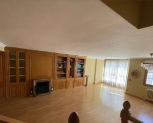 Living room of House or chalet for sale in Alcalá de Henares  with Air Conditioner and Swimming Pool