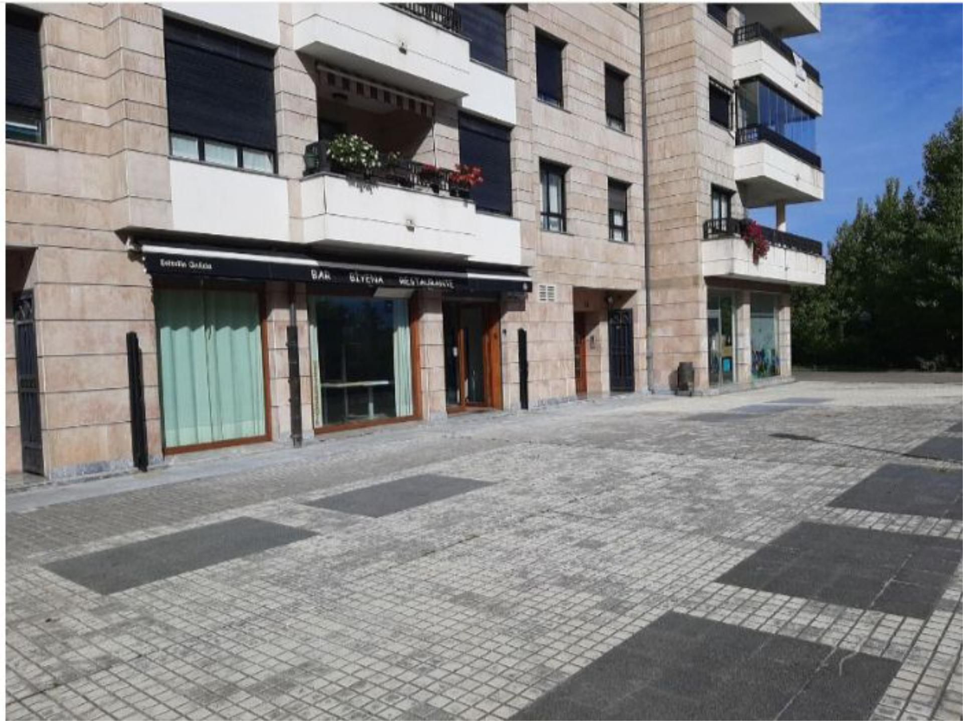 Vista exterior de Local en venta en Irun  con Aire acondicionado, Calefacción y Parquet