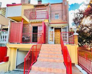 Exterior view of Single-family semi-detached for sale in Cistérniga  with Terrace