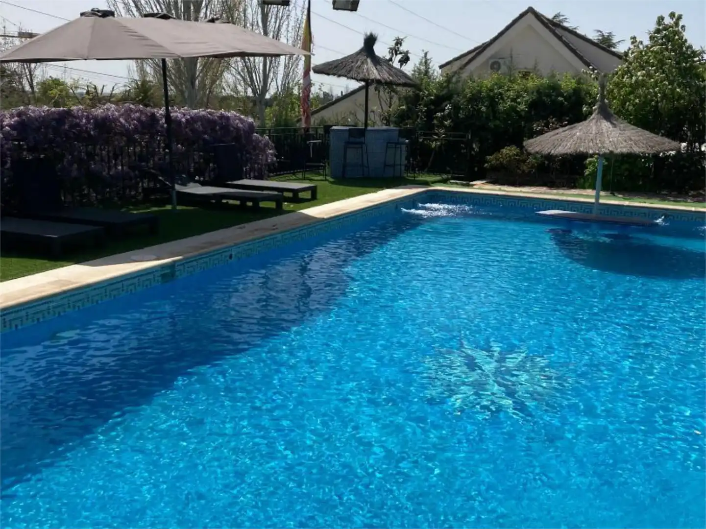 Habitación en Calle Playa de la Lanzada, 1, Valdecabañas Piscina de Casa o chalet para compartir en Boadilla del Monte con Aire acondicionado, Calefacción y Jardín privado